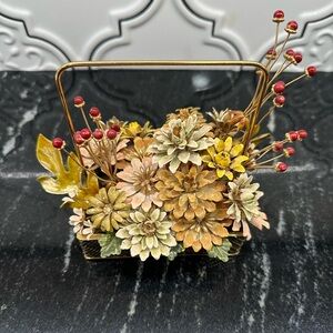 1977 Gloria Vanderbilt Flowers of the Season Vintage Style Metal Floral Basket